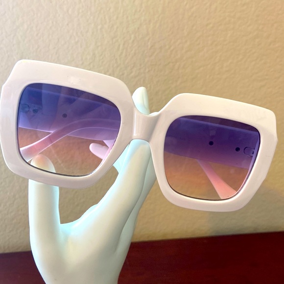 Accessories - NEW SQUARE WHITE SUNGLASSES With Gold Circle Accent Purple Lense